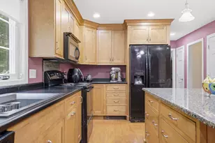 72 Old Farm Rd, Bedford, NH 03110 - Photo 8