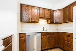 214 Springbrook Cir, Portsmouth, NH 03801 - Photo 6