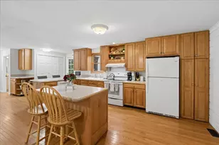 21 Nathaniel Dr, Amherst, NH 03031 - Photo 4