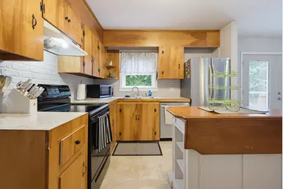 96 Saint Laurent Street, Epping, NH 03042 - Photo 8