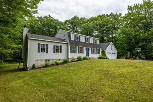 39 Lantern Ln, Hooksett, NH 03106 - Photo 2