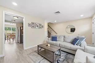 107 Franklin St Ext, Derry, NH 03038 - Photo 6