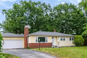 12 Wheaton Dr, Nashua, NH 03063 - Photo 1