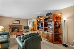 12 Wheaton Dr, Nashua, NH 03063 - Photo 6