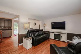 6 Concord Ave, Derry, NH 03038 - Photo 4