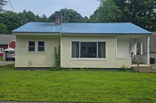 24 Cherry St, Windsor, VT 05089 - Photo 2