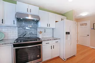 8 Royal Ln, Raymond, NH 03077 - Photo 12