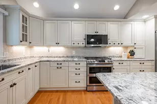 10 Melba Dr, Hudson, NH 03051 - Photo 6