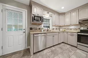 506 Oak St, Manchester, NH 03104 - Photo 12