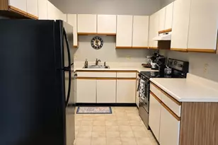 307B Amherst St, Nashua, NH 03063 - Photo 4