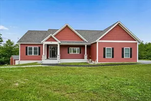 431 Grady Ln, Pembroke, NH 03275 - Photo 8