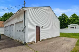 37 Tappan St, Farmington, NH 03835 - Photo 6