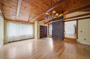 8 Escumbuit Rd, Derry, NH 03038 - Photo 10
