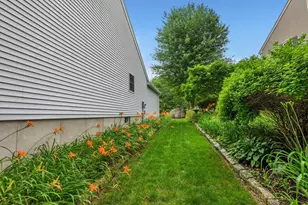 1 Trent Rd, Hooksett, NH 03106 - Photo 4