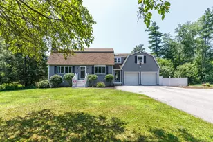 10 Collins Ave, Merrimack, NH 03054 - Photo 2