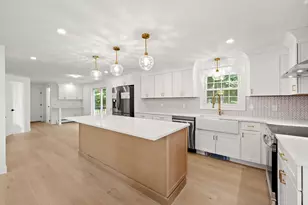 4 Elijah Hill Ln, Londonderry, NH 03053 - Photo 10