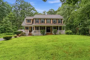 8 Tyler Dr, Londonderry, NH 03053 - Photo 1