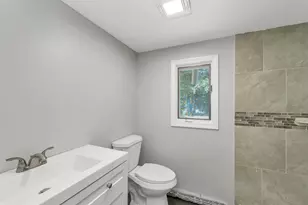 4 Loop Rd, Londonderry, NH 03053 - Photo 12