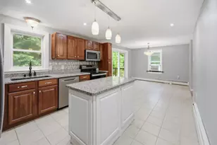 95 Whittier Dr, Fremont, NH 03044 - Photo 6