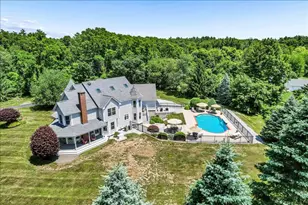 7 King James Dr, Londonderry, NH 03053 - Photo 2