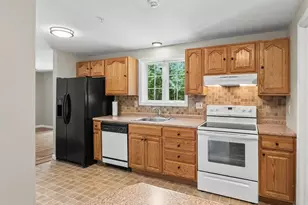 30 Rainbow Dr, Londonderry, NH 03053 - Photo 8