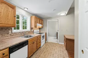 30 Rainbow Dr, Londonderry, NH 03053 - Photo 10