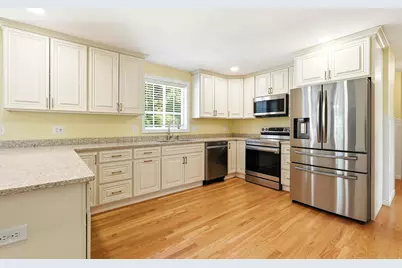694 Walnut Street, Manchester, NH 03104 - Photo 10