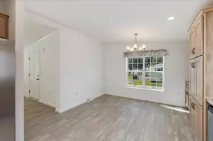 29 Lowell Rd, Salem, NH 03079 - Photo 14