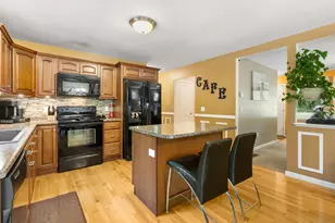33 Cider St, Epping, NH 03042 - Photo 2