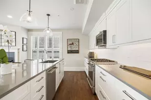 50 Maplewood Ave, Portsmouth, NH 03801 - Photo 2