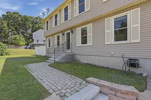 28 Rangers Dr, Hudson, NH 03051 - Photo 2
