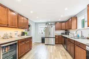 18 Brook St, Derry, NH 03038 - Photo 10