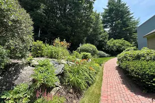 3 Governor Square, Peterborough, NH 03458 - Photo 2