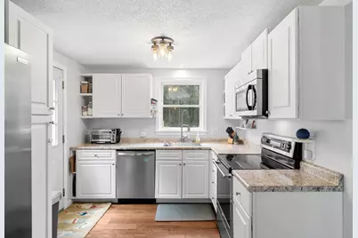 19 Lincoln Drive, Nottingham, NH 03290 - Photo 2