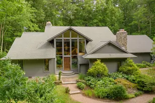 5 Farmington Rd, Amherst, NH 03031 - Photo 2