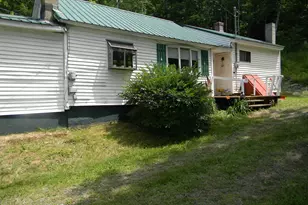 14 Winter St, Northumberland, NH 03582 - Photo 2