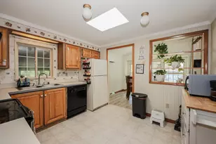 2 Elm Pl, Loudon, NH 03307 - Photo 6