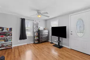 196 Dewey St, Manchester, NH 03103 - Photo 16