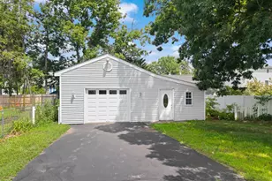 196 Dewey St, Manchester, NH 03103 - Photo 4