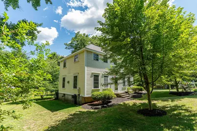 25 Charleston Avenue, Londonderry, NH 03053 - Photo 2