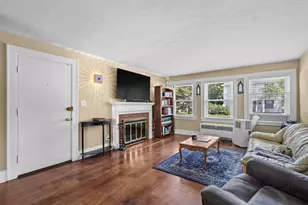 222 Calef Rd, Manchester, NH 03103 - Photo 8