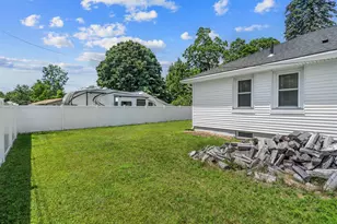 222 Calef Rd, Manchester, NH 03103 - Photo 4