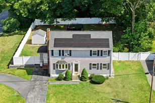 22 Colonial Dr, Salem, NH 03079 - Photo 6