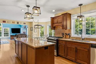 13 Robinson St, Brentwood, NH 03833 - Photo 10