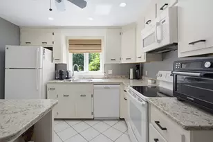 2 Coach Rd, Exeter, NH 03833 - Photo 10