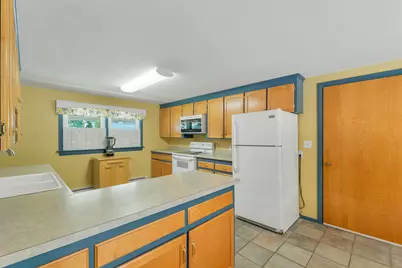 28 Hillcrest Drive, Laconia, NH 03246 - Photo 12