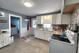 332 Grafton St, Berlin, NH 03570 - Photo 6