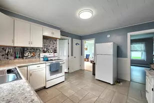 332 Grafton St, Berlin, NH 03570 - Photo 4