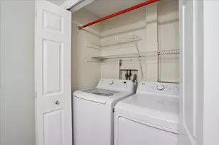 27 Lexington Ave, Manchester, NH 03104 - Photo 22
