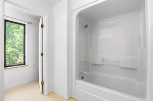 365 Kearney Cir, Manchester, NH 03104 - Photo 32
